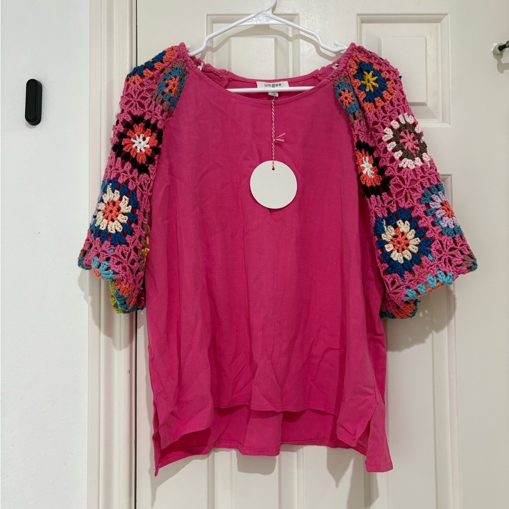 Umgee NWT Pink Top with Colorful Crochet Sleeves size medium